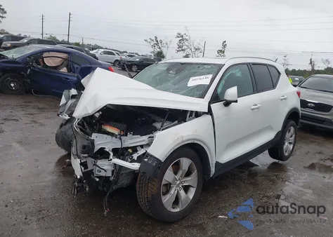 2019 Volvo Xc40 T4 Momentum z USA, uszkodzony, nr VIN YV4AC2HK7K2107905